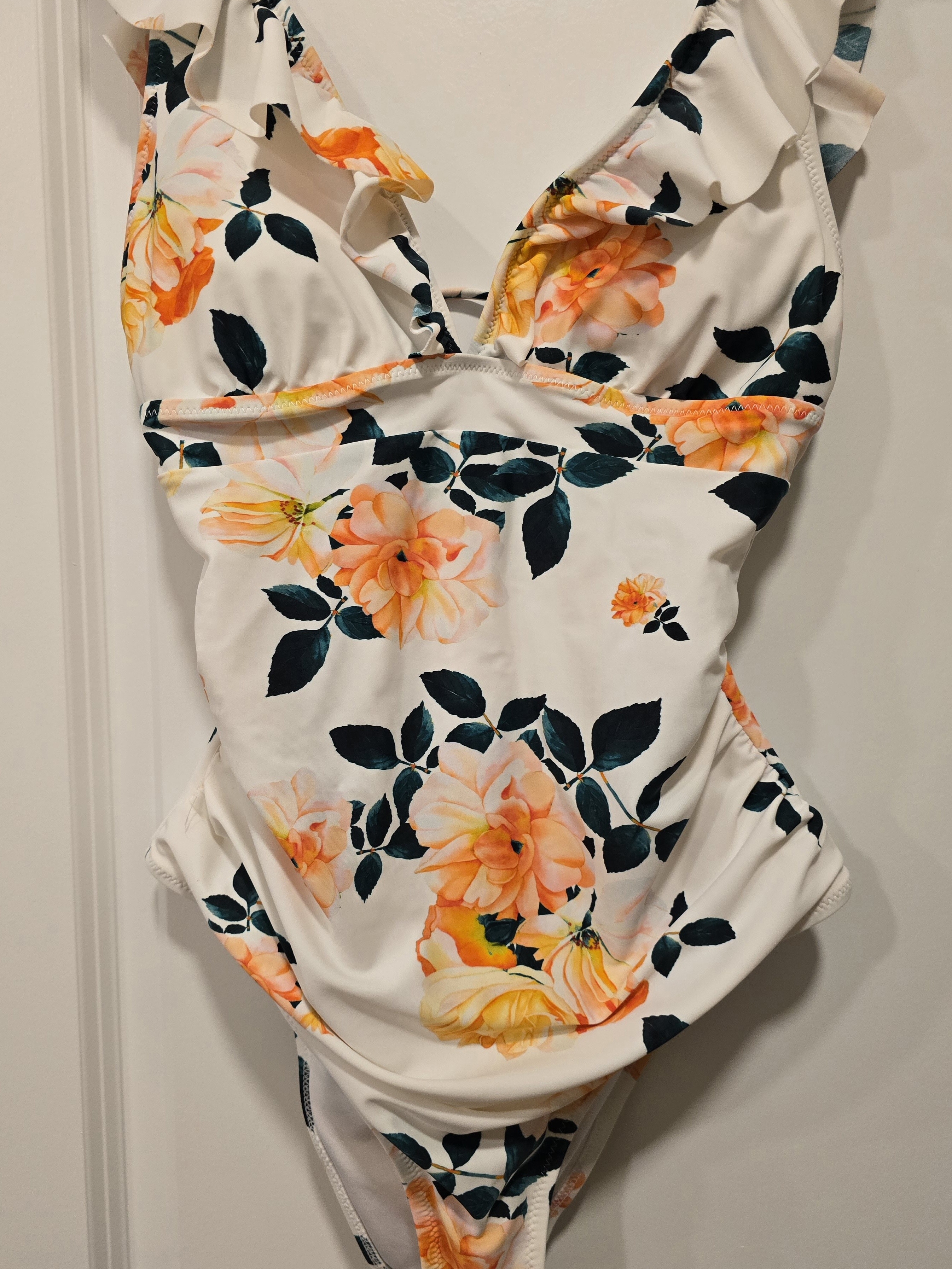 Cupshe White One-Piece Swimsuit With Orange Floral Print Size Large